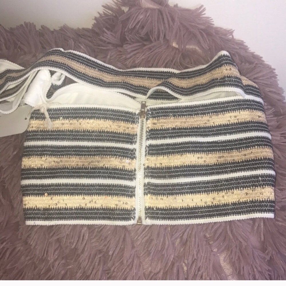 ❌SOLD❌Heart Shaped Crop Top - Picture 5 of 8